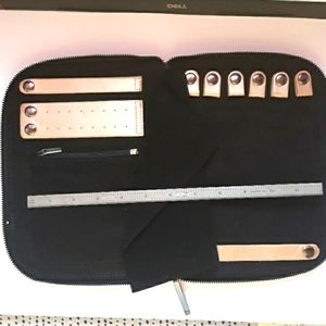 Halston travel jewelry case